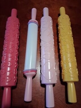 Set Of 4 Embossed Pattern Rolling Pins - Pink, Light Pink, Yellow, Blue
